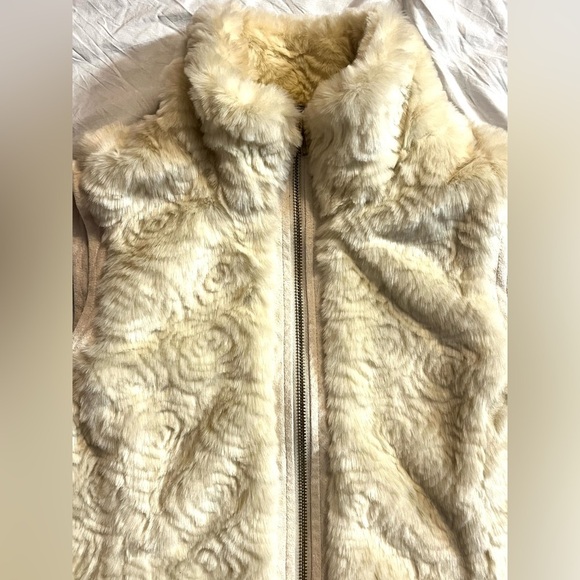 Roz & Ali Faux Fur Rose Women's Cream Vest w Pockets Size Large - Picture 2 of 16
